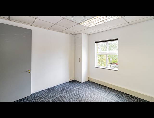127M² OFFICE TO LET IN FERNDALE